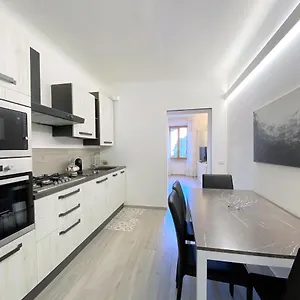 https://casa-stella-a-due-passi-dal-corso-di-siena.it-tuscanyhotel.com